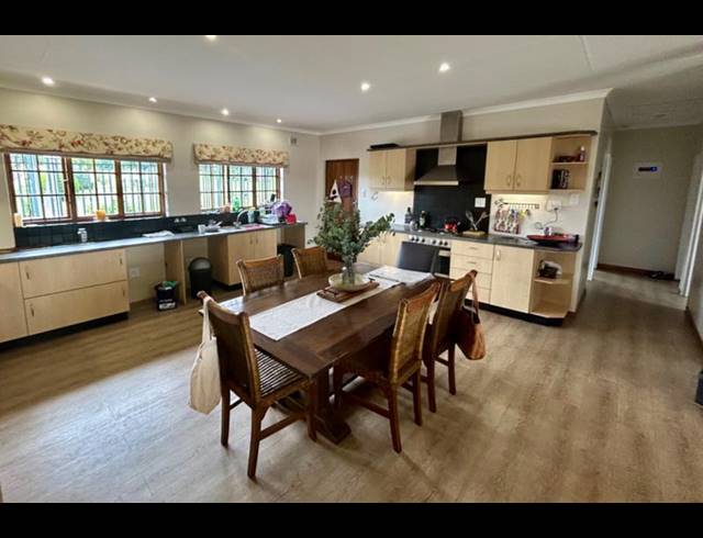 4 BEDROOM TOWNHOUSE FOR SALE IN HILTON GARDENS